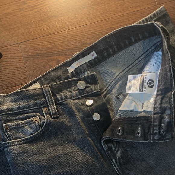 Levi’s Wedgie Straight Leg Jeans - Picture 3 of 5